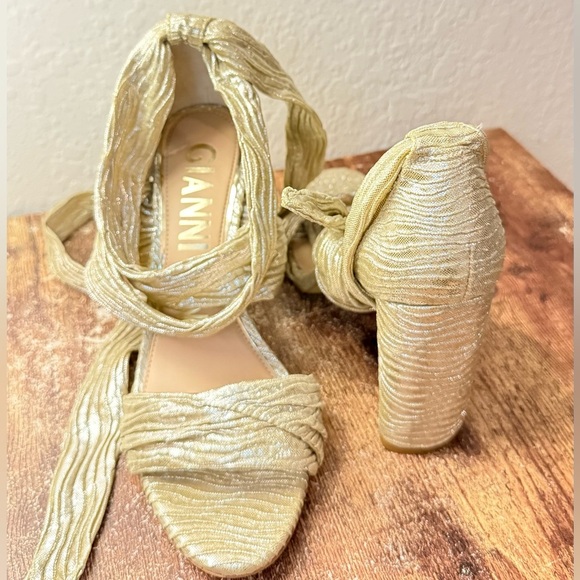 Gianni Bini Gold Strappy Heels sandals - Picture 10 of 13